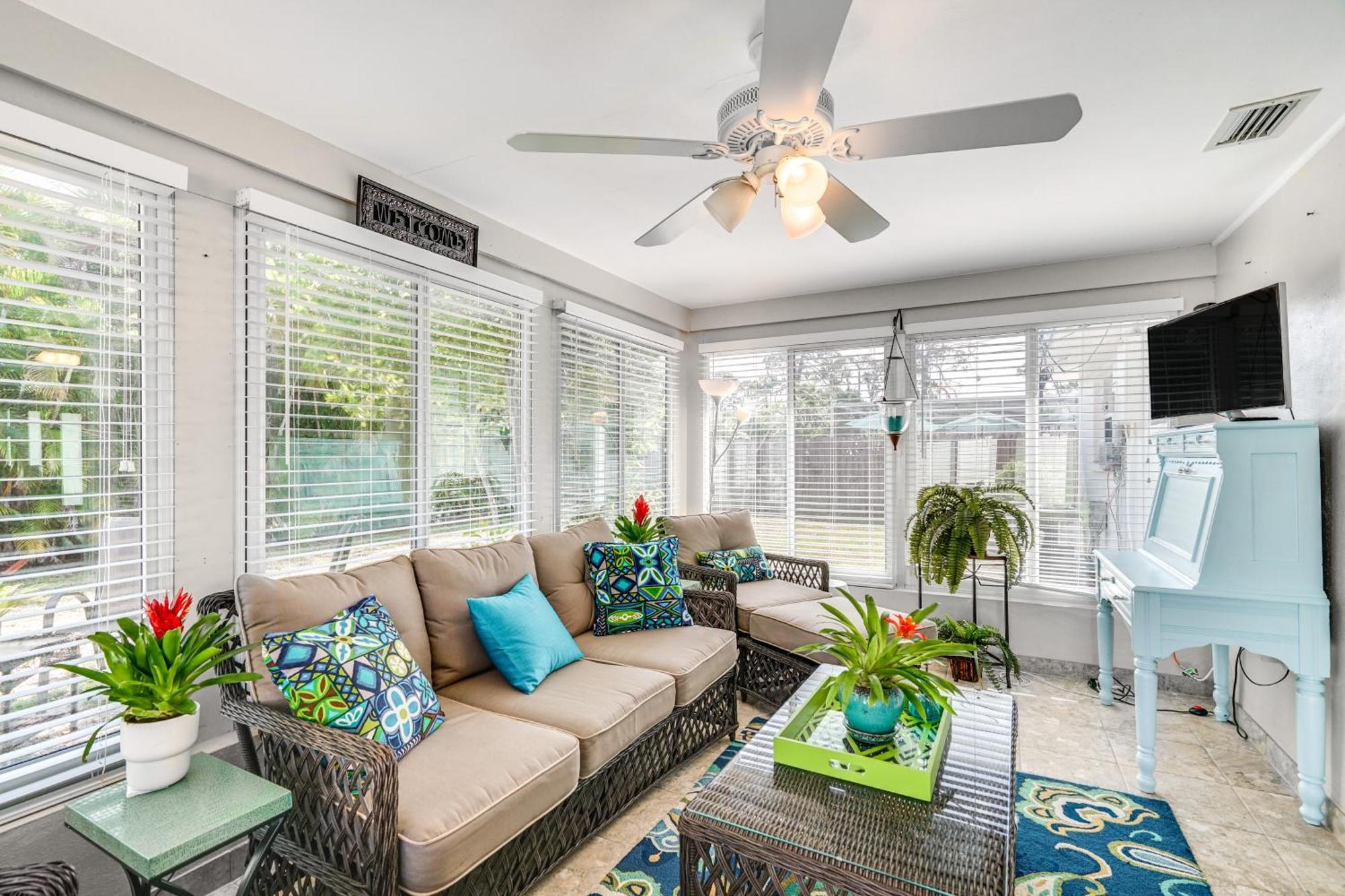 Fort Myers Bungalow - 12 Miles To The Beach! エクステリア 写真
